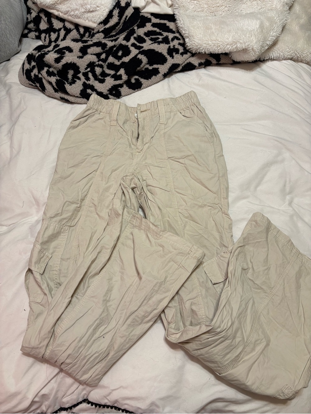 urban outfitters cargo pants